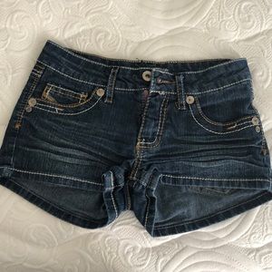 Blue short jeans